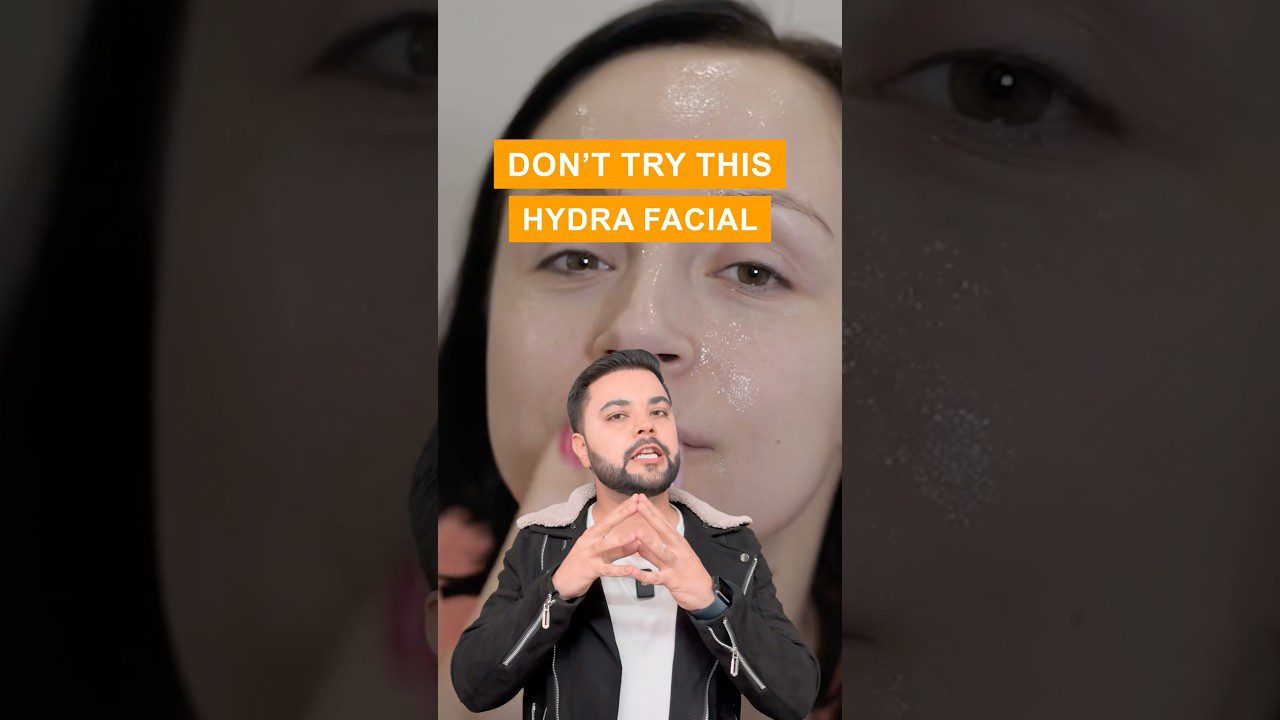 Vyras paaiškina, fone moters veidas su blizgančia odą ir užrašu „Don’t try this Hydra Facial“