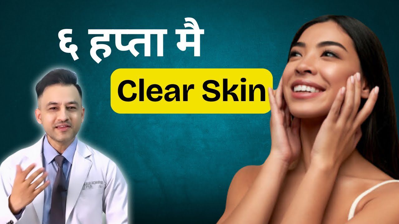 Moteris šypsosi liesdama skruostus, šalia gydytojas ir užrašas „Clear Skin“ (švari oda)