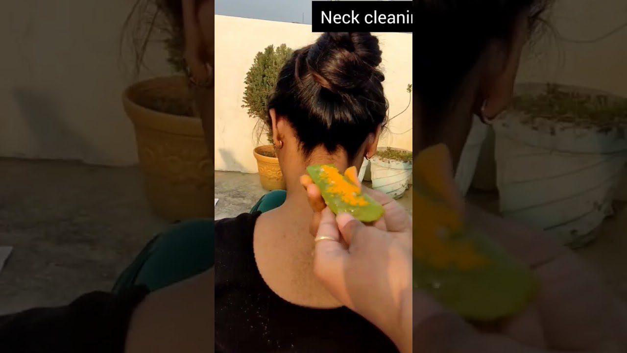 moteriai nugarėlėje tepamas alijošiaus gabalėlis su ciberžole kaklo odai valyti
