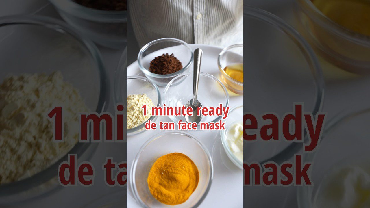 Stikliniai indeliai su prieskoniais ir ingredientais veido kaukei, užrašas „1 minute ready“ išverstas į lietuvių k.