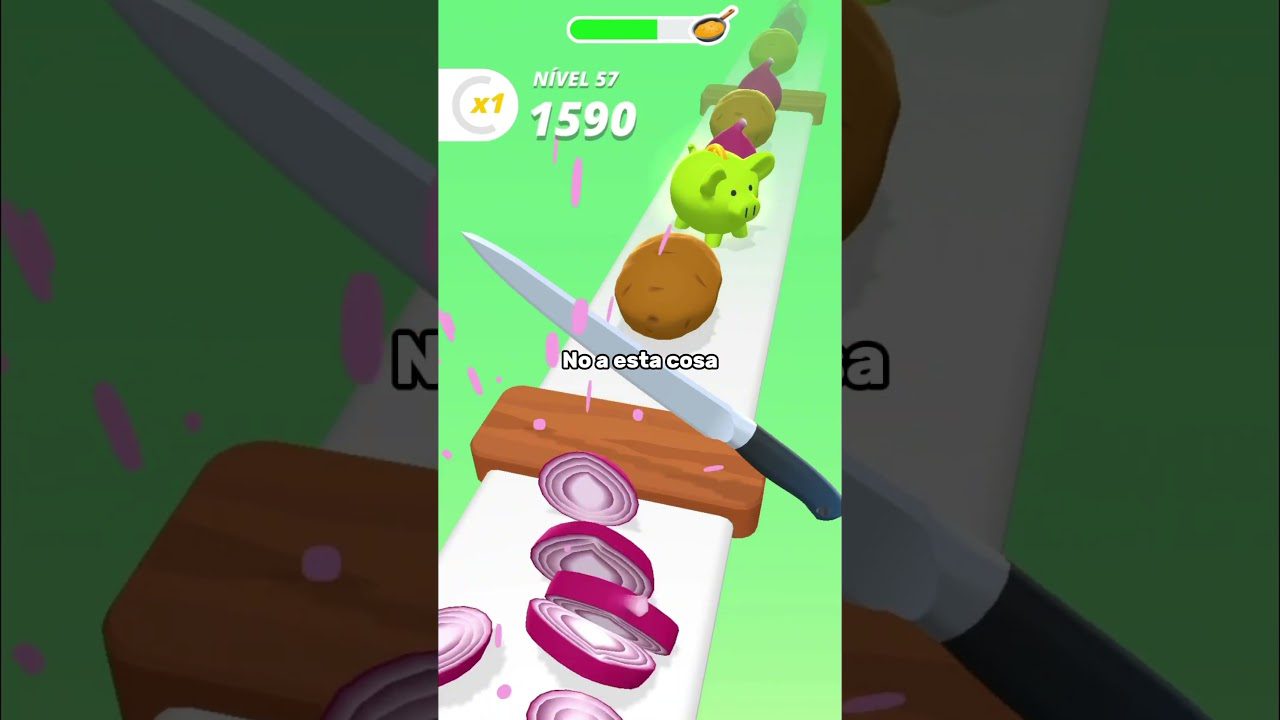 Žaidimo ekranas su peiliu pjaustančiu svogūną ant konvejerio ir balas 1590, lygis 57